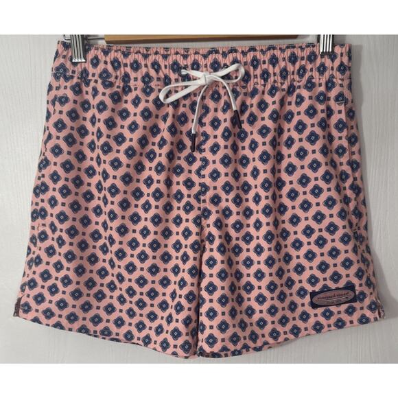 Vineyard Vines Swim Trunks 7" Chappy shorts Men XS Medallion Print Pink Lined - Picture 1 of 10